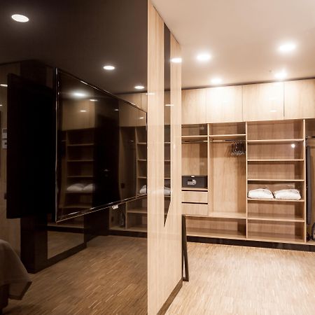 Hotel Platinia Cluj-Napoca Exterior foto A walk-in closet