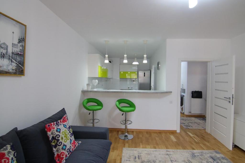 Hotel Platinia Cluj-Napoca Exterior foto A modern open plan kitchen