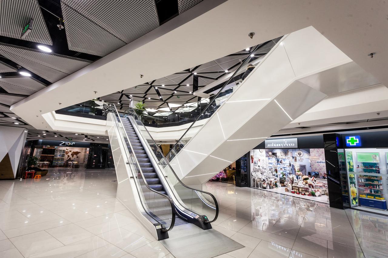 Hotel Platinia Cluj-Napoca Exterior foto The interior of the mall